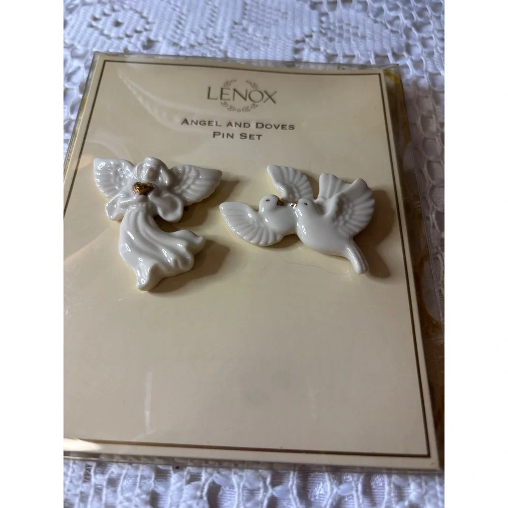 Lenox Angel and Doves Pin Set Ivory China 24K Gold Hand Decorated Brooch New - Picture 2 of 9